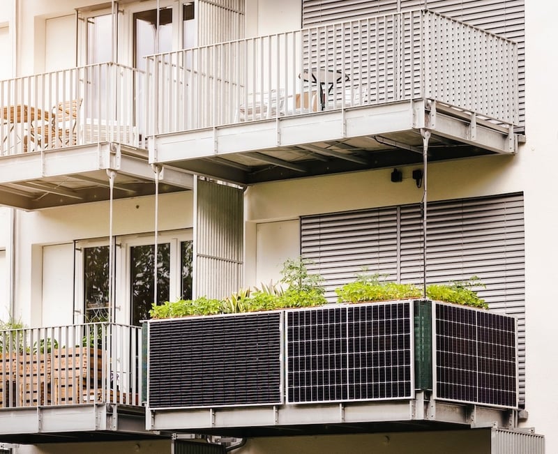 Sonnenpower auf dem Balkon: Wie viel Energie liefert eine Mini-Solaranlage wirklich?